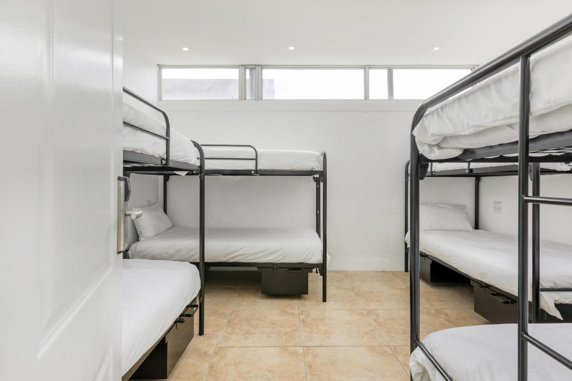 Hotel & Out Express Sea Point
